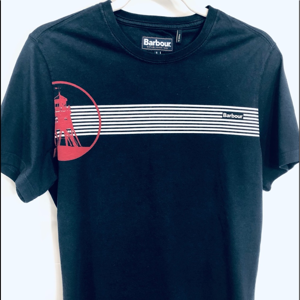 Barbour mens T-shirt with a sleek design in front